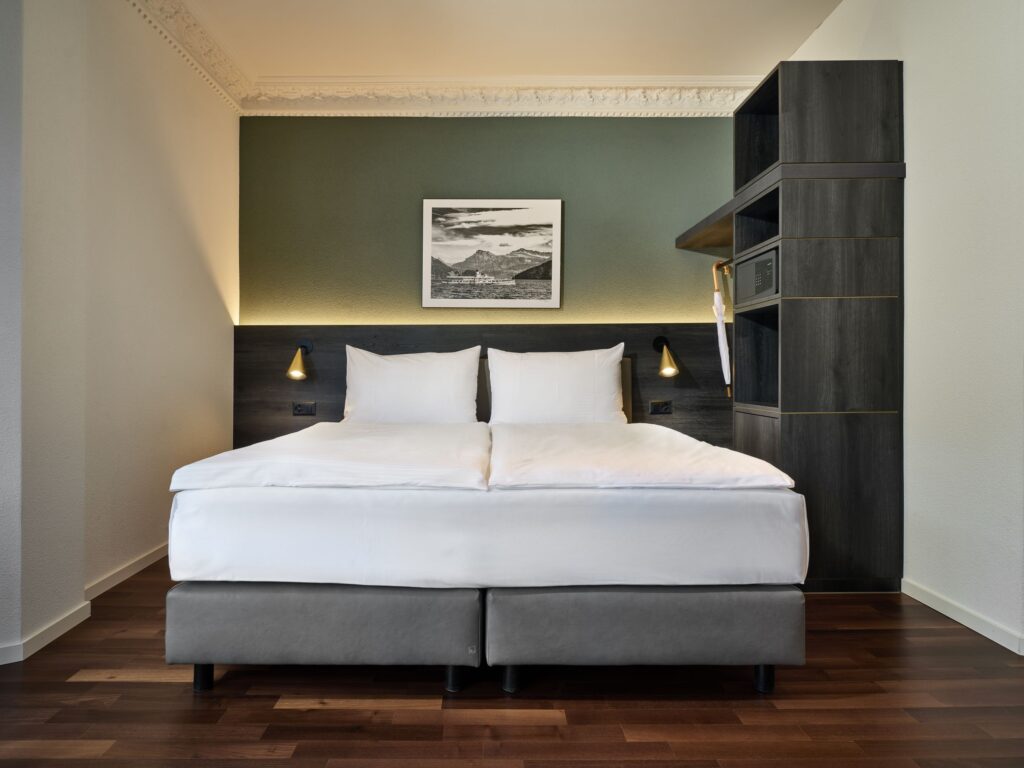 Standard Doppelzimmer Stadtseite Hotel Waldstätterhof Luzern