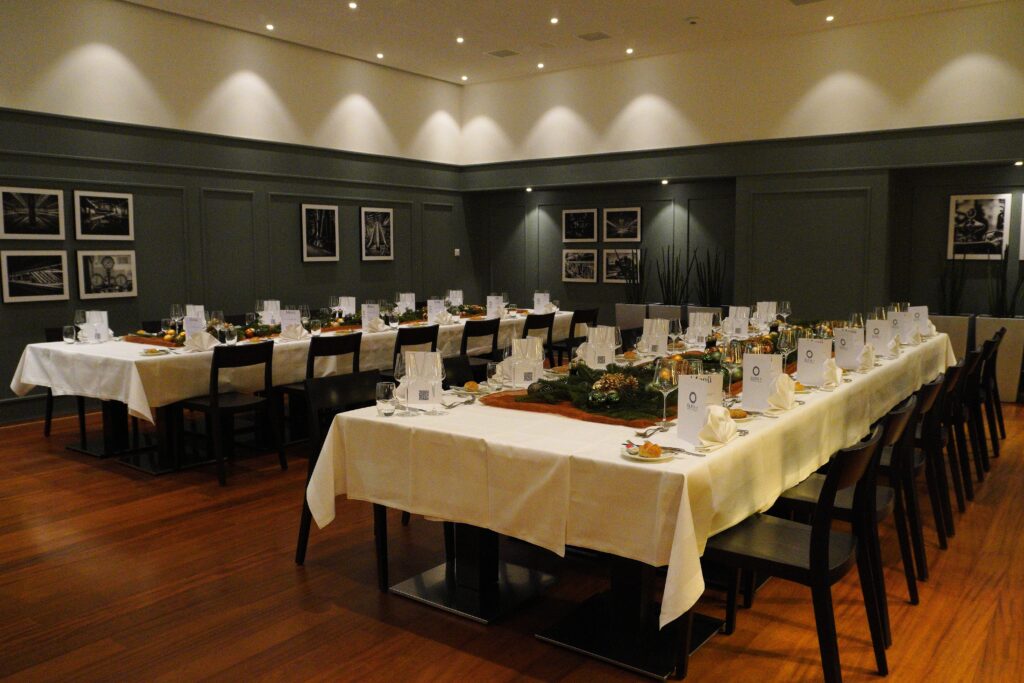 Separater Speisesaal Gleis 1 Weihnachtsessen Bankett