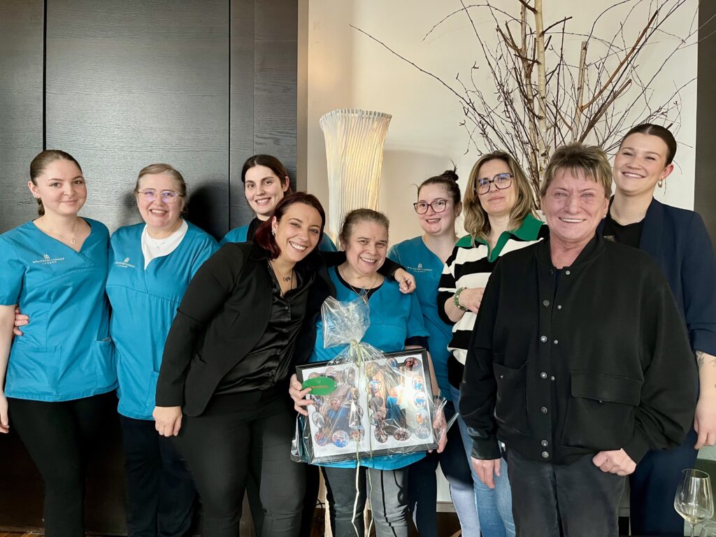 Teamfoto Housekeeping Abschied Silvina Ruhestand